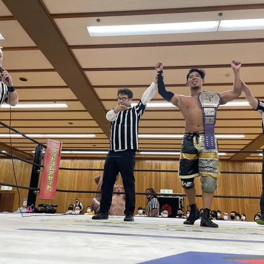 Akito彰人