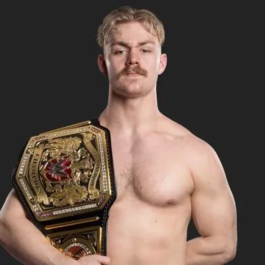 Tyler Bate泰勒·贝特