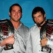 Generation Next (Austin Aries & Roderick Strong)奥斯汀·阿里斯 & 罗德里克·斯壮格