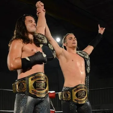 The Young Bucks (Matt Jackson & Nick Jackson)羊拔兄弟