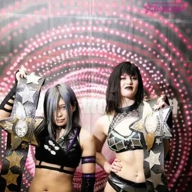 Konami & Bea Priestley小波 & 碧雅·普利斯特里
