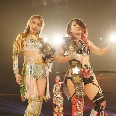 Utami Hayashishita & Saya Kamitani林下诗美 & 上谷沙弥