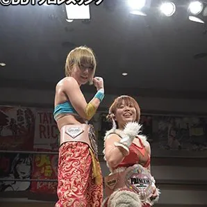 Miraclians (Yuka Sakazaki & Shoko Nakajima)坂崎ユカ & 中岛翔子