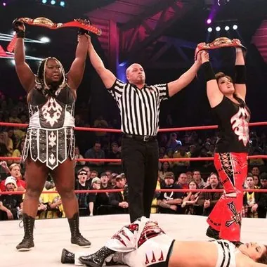 Awesome Kong & Hamada卡尔玛 & 滨田文子
