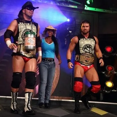 Beer Money, Inc. (James Storm & Bobby Roode)詹姆斯·斯托姆 & 博比·鲁德