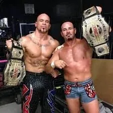 Chavo Guerrero Jr. & Hernandez查沃·格雷罗 & 赫尔南德斯