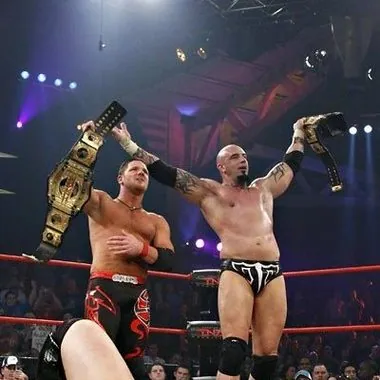 Christian's Coalition (A.J. Styles & Tomko)AJ·斯泰尔斯 & 托姆科