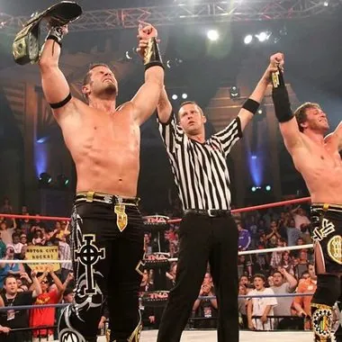 Motor City Machine Guns (Alex Shelley & Chris Sabin)底特律机关枪