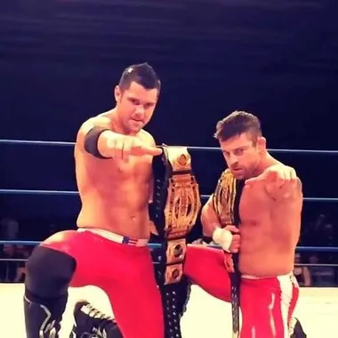 Wolves (Davey Richards & Eddie Edwards)大卫·理查德兹 & 艾迪·爱德华兹